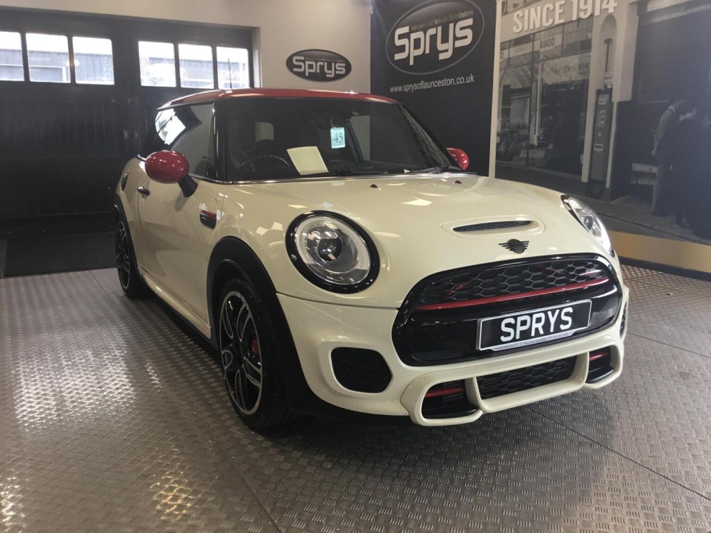 2018 MINI HATCH